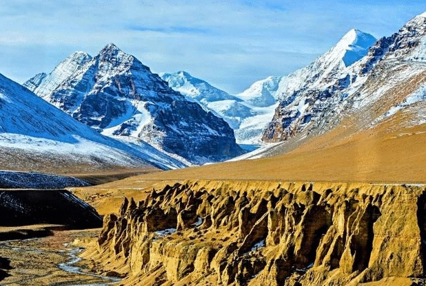 致敬边防战士：用生命捍卫祖国，誓让雪山红旗永不褪色