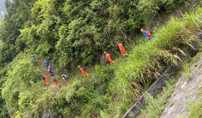 湖南张家界天门山失联女翼装飞行员找到时已遇难