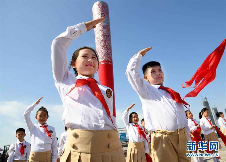 以习近平同志为核心的党中央关心少年儿童工作纪实