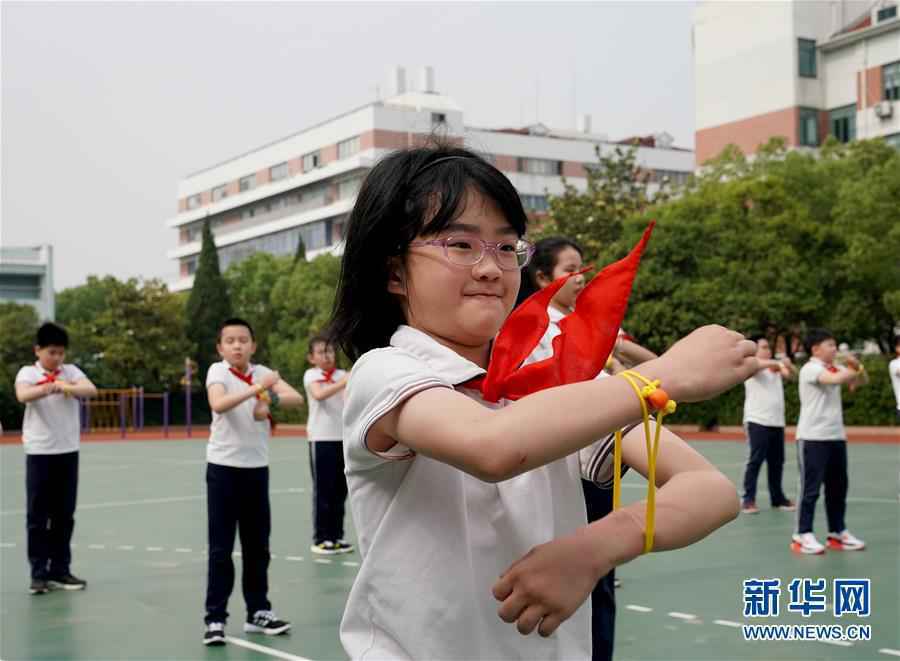 以习近平同志为核心的党中央关心少年儿童工作纪实