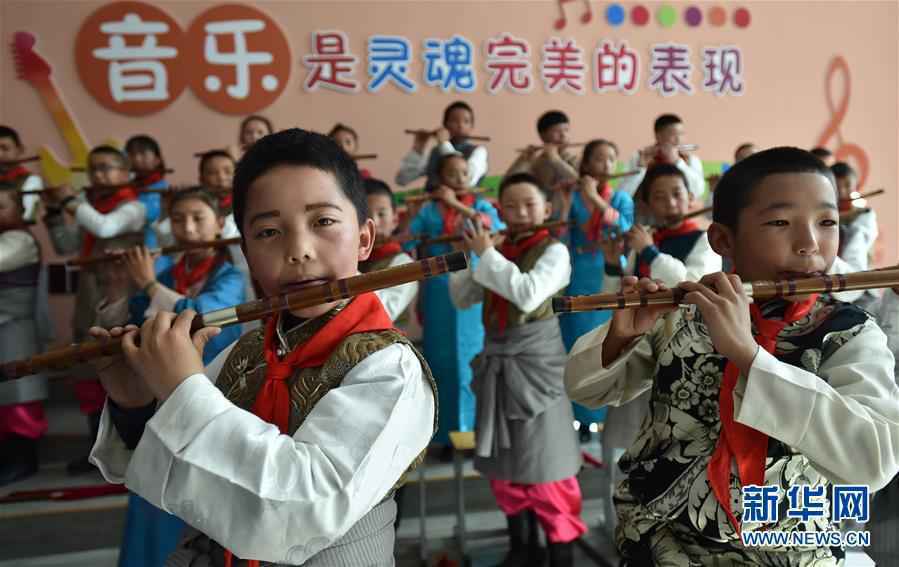 以习近平同志为核心的党中央关心少年儿童工作纪实