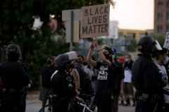 美国最“要命”的一年:三个月内同比多售出300万支枪 美国最“要命”的一年:三个月内同比多售出300万支枪