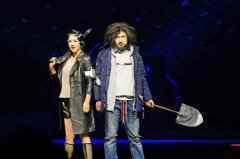  因为一条来自武汉的微博，沈腾马丽艾伦重返剧场