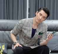  胡兵挑战24小时不间断直播 坦言曾萌生“退圈”之意