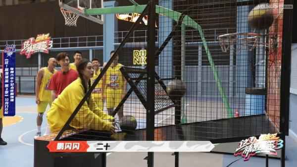  《这就是灌篮3》金子涵回应未成团遗憾 郭艾伦打滚给球员道歉