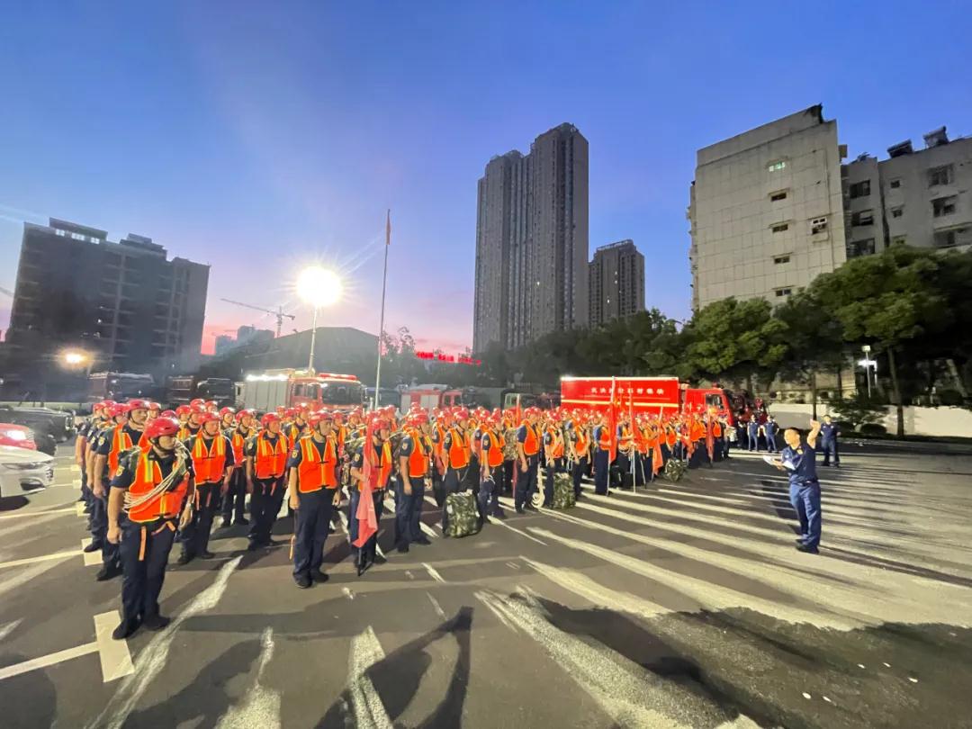  湖北全力增援河南抗洪抢险