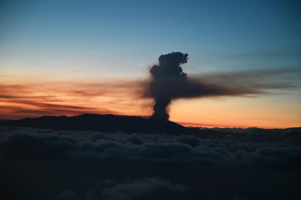  火山仍在喷发！这个三毛曾“流浪”的西班牙小岛怎样了？