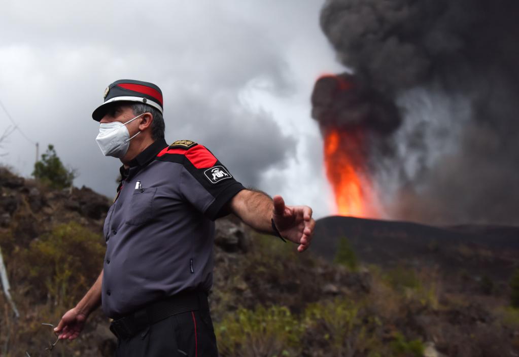  火山仍在喷发！这个三毛曾“流浪”的西班牙小岛怎样了？